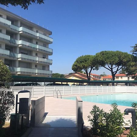 Holiday Apartment Каорле Екстериор снимка